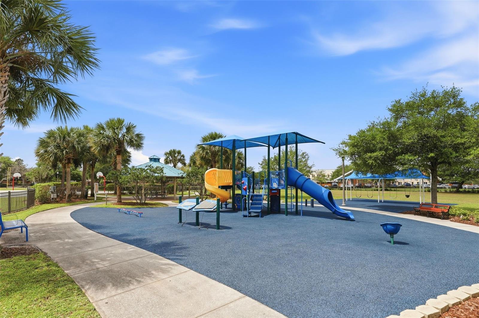 VISTA LAKES TOWN CENTER 51 07 - Residential