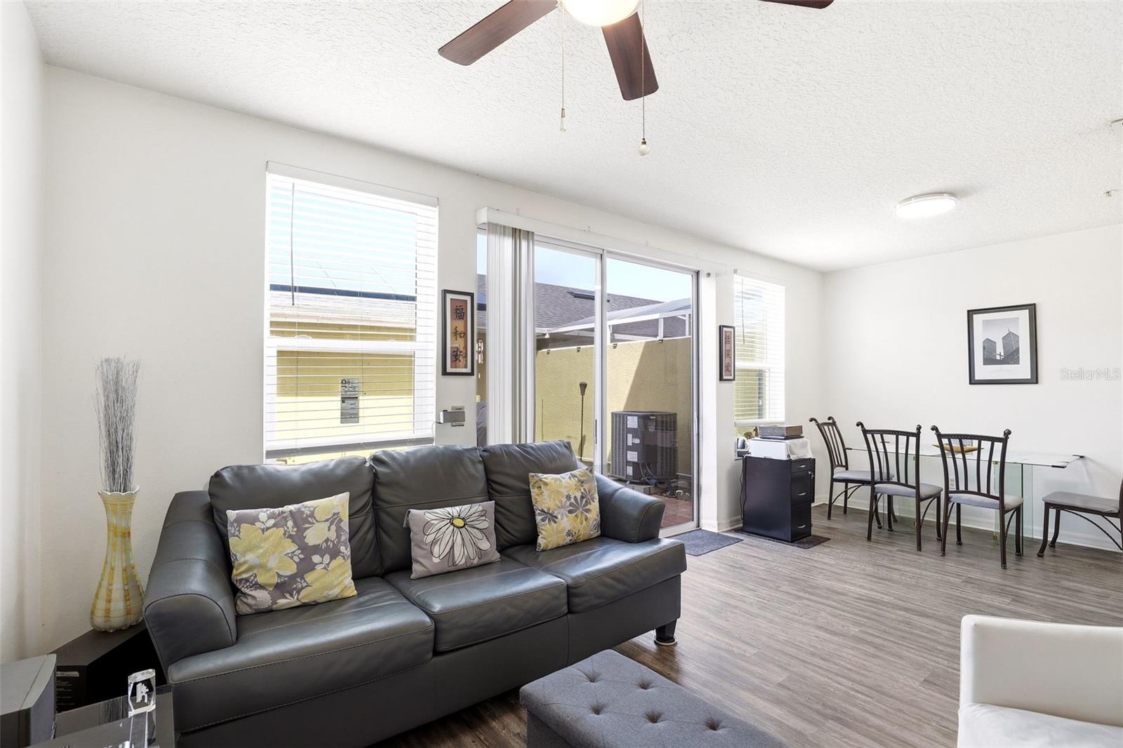 VISTA LAKES TOWN CENTER 51 07 - Residential