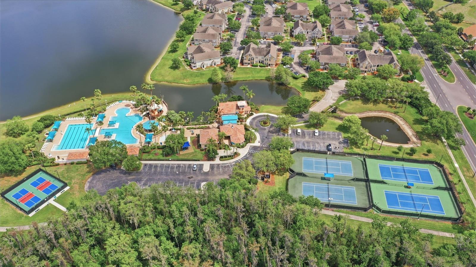 VISTA LAKES TOWN CENTER 51 07 - Residential