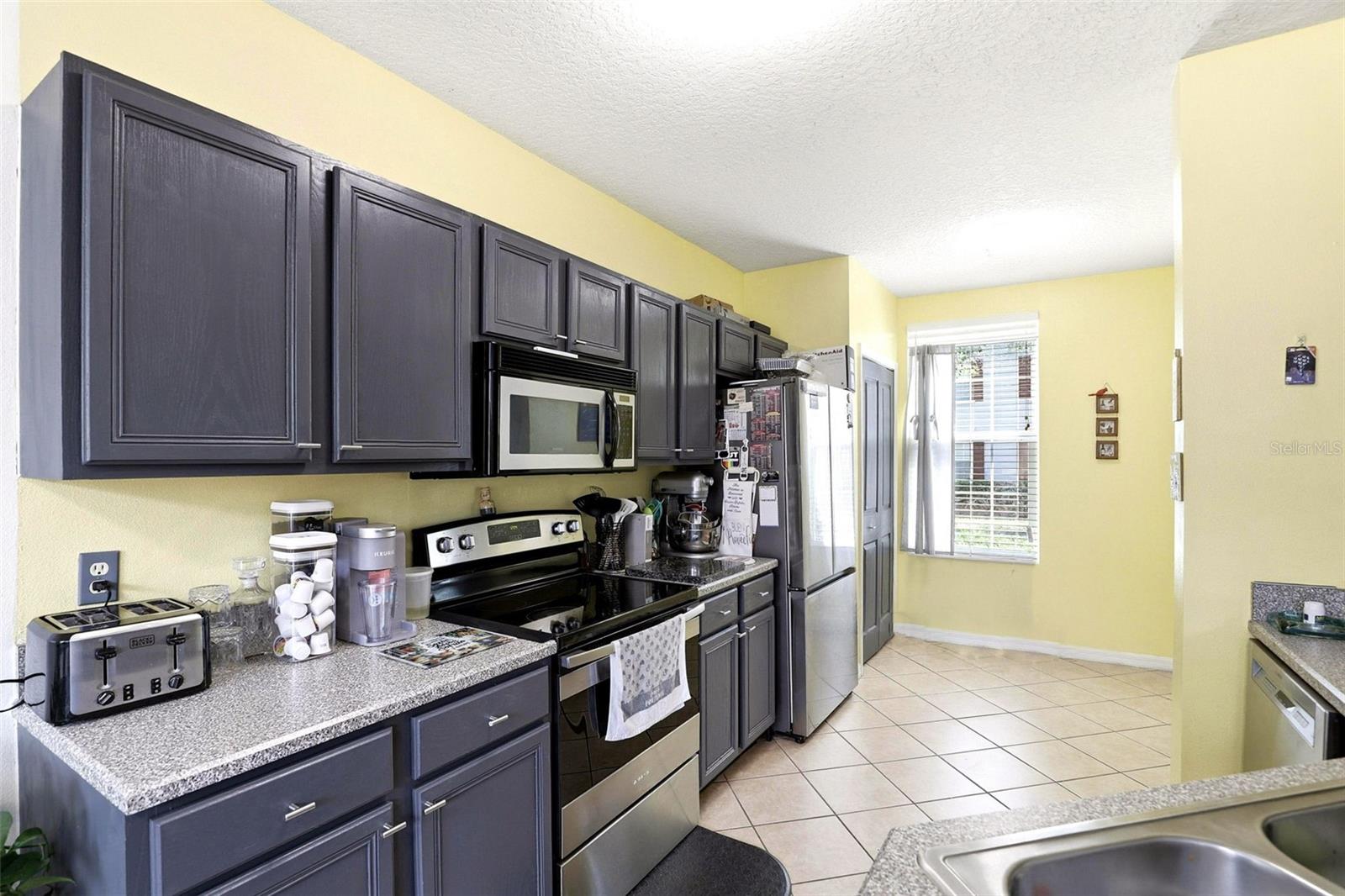 VISTA LAKES TOWN CENTER 51 07 - Residential