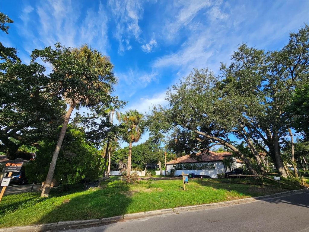 Photo of 3309 E Sevilla Circle, Tampa, FL 33629 (MLS # TB8426663)