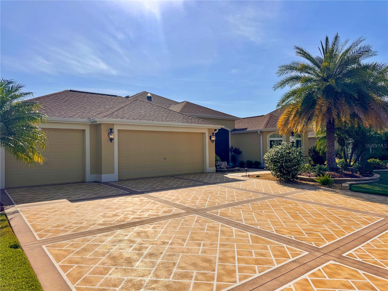 4167 VICTORY DRIVE