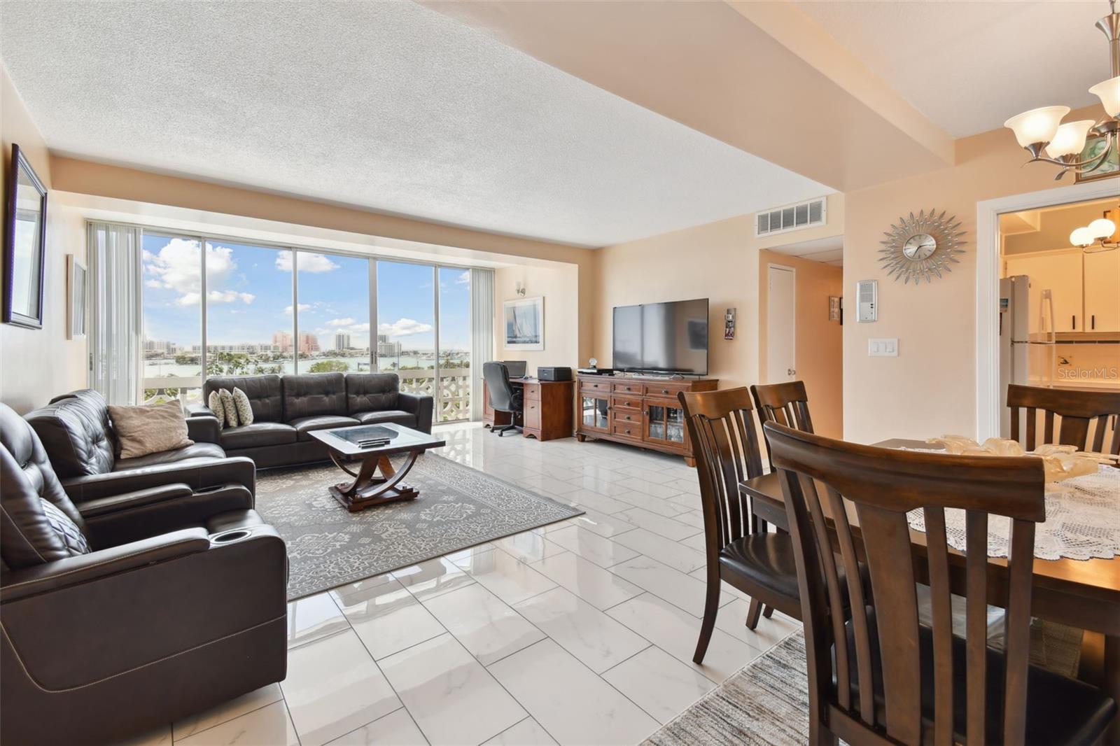 31 ISLAND WAY 505