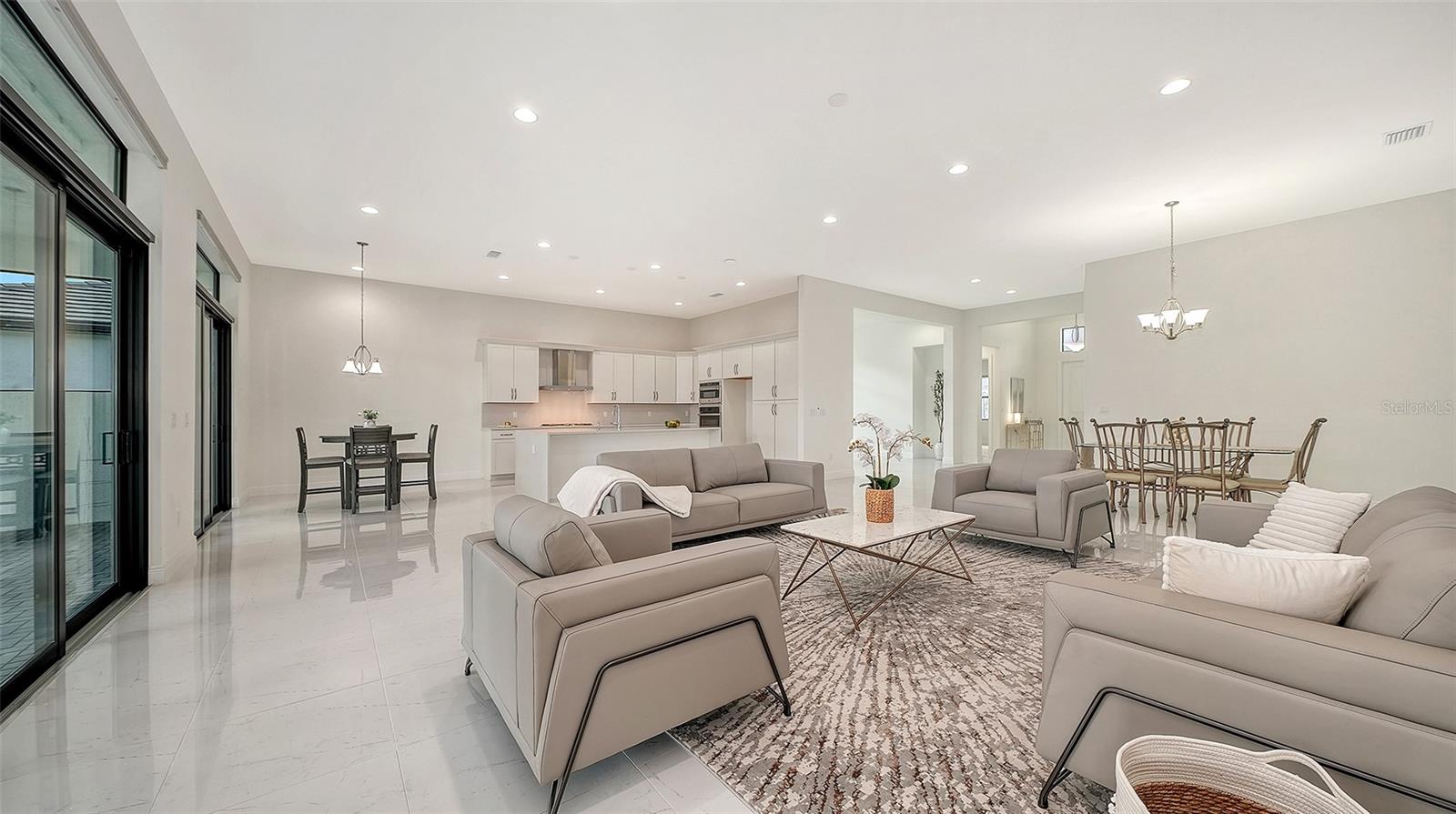 ARTISTRY SARASOTA - Residential