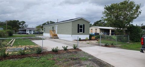 A home in LAKELAND