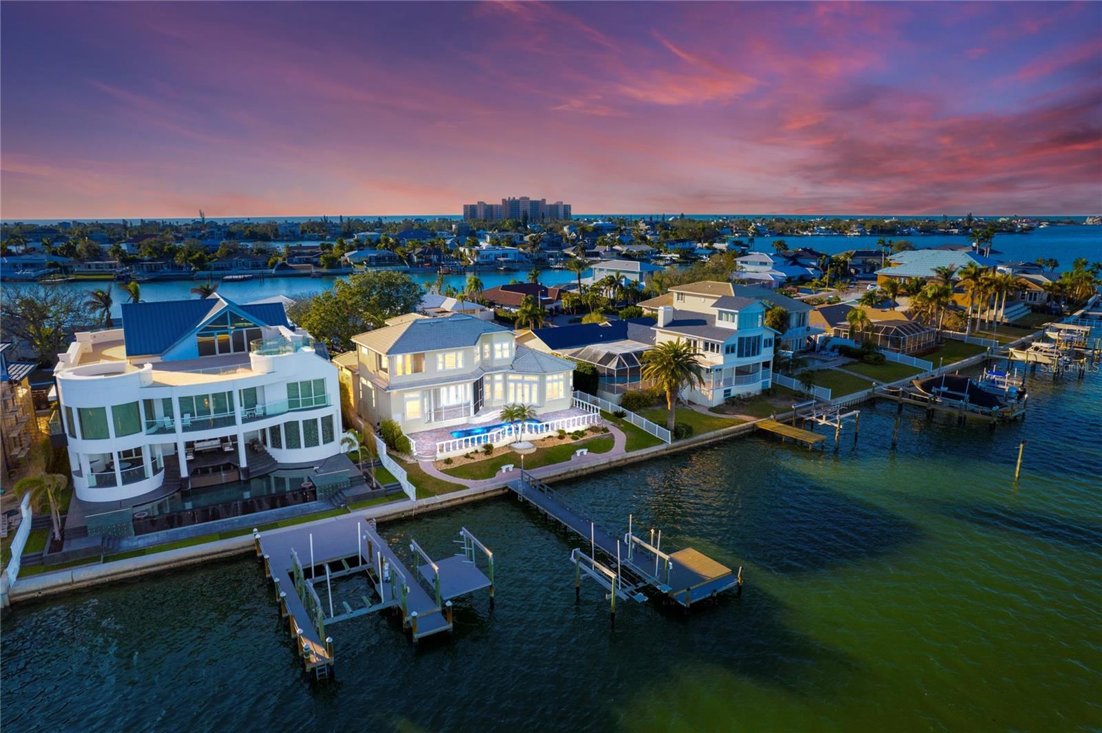 843 HARBOR ISLAND