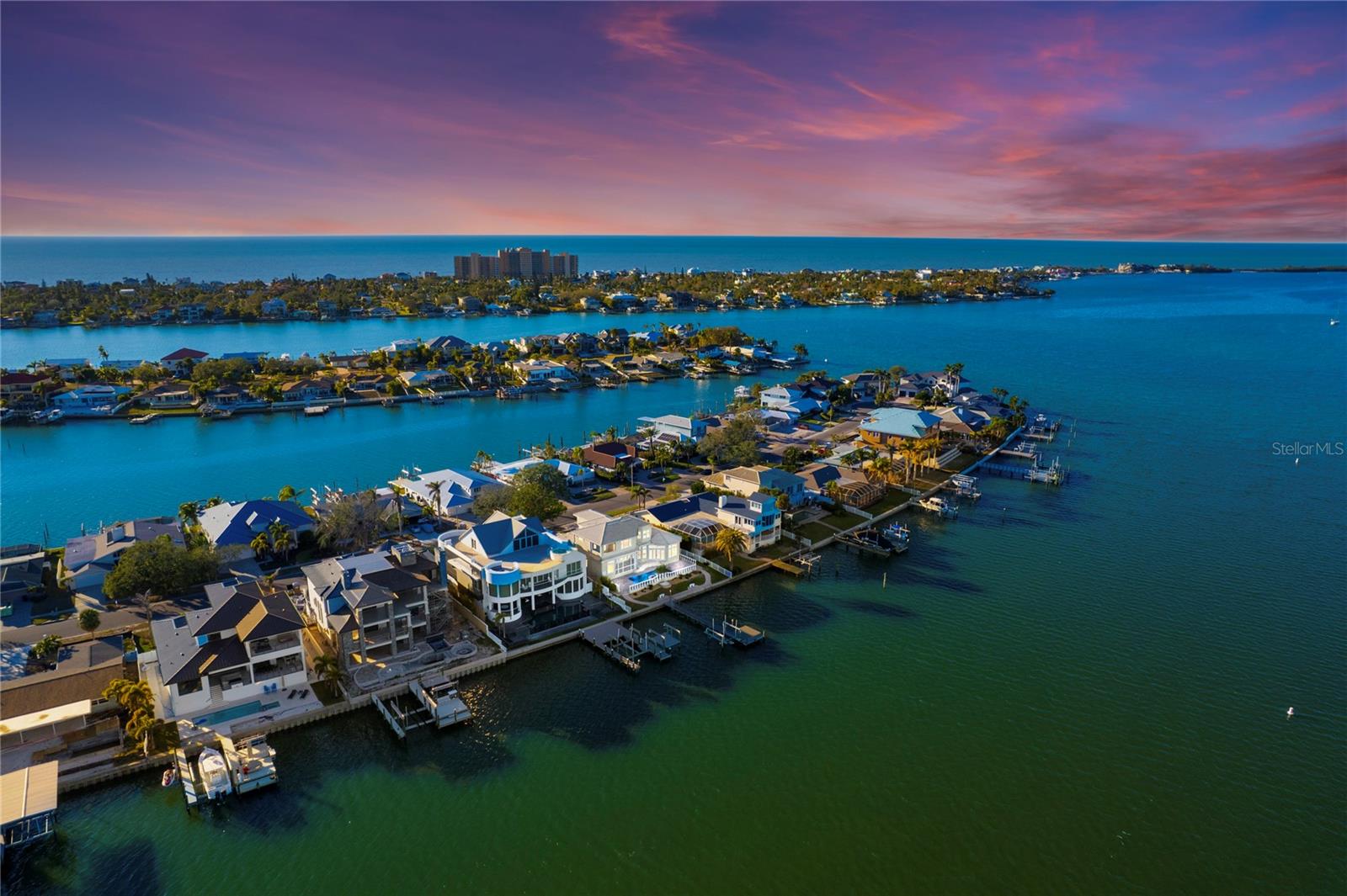843 HARBOR ISLAND