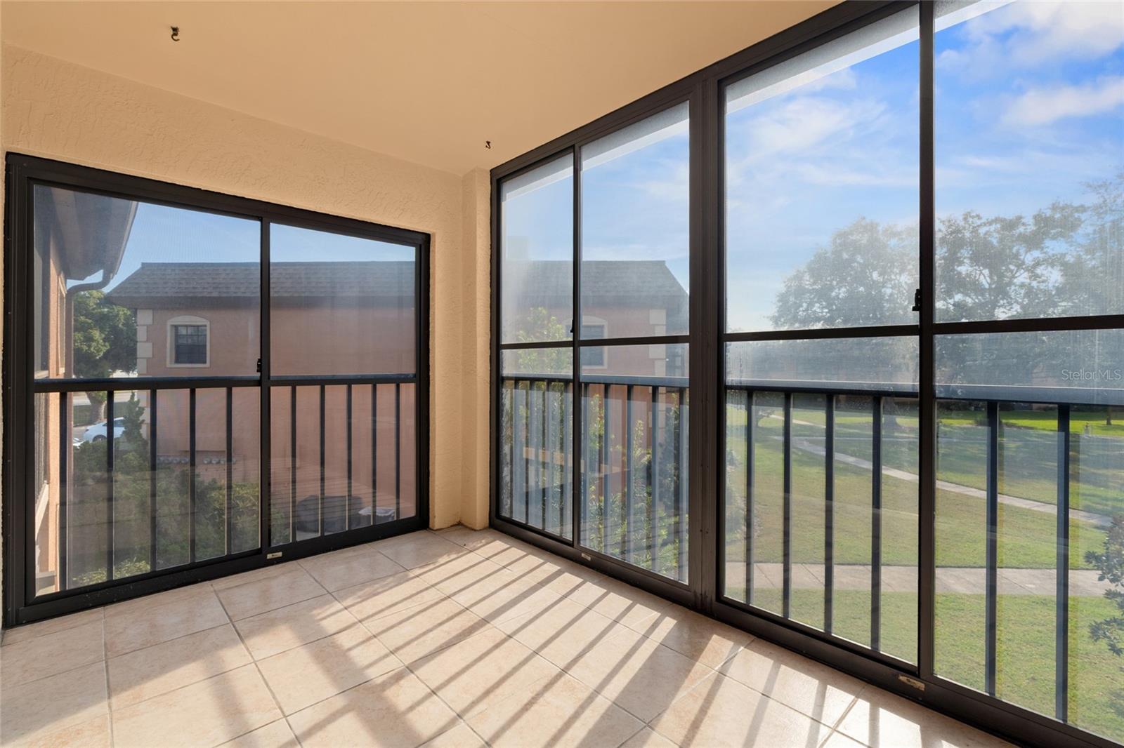 LABELLE CONDO - Residential