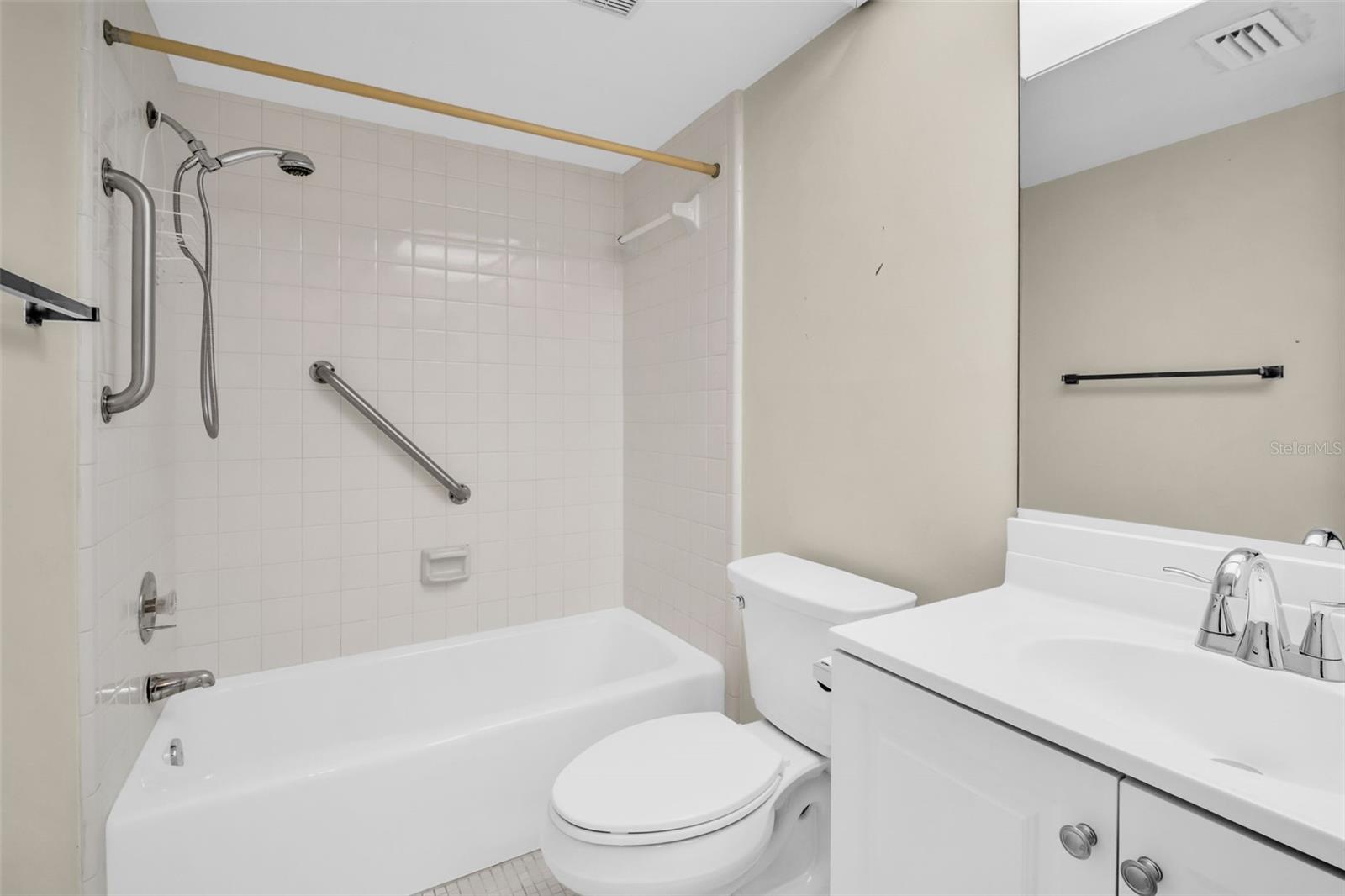 EAST LAKE WOODLANDS CLUSTER HOMES - Residential