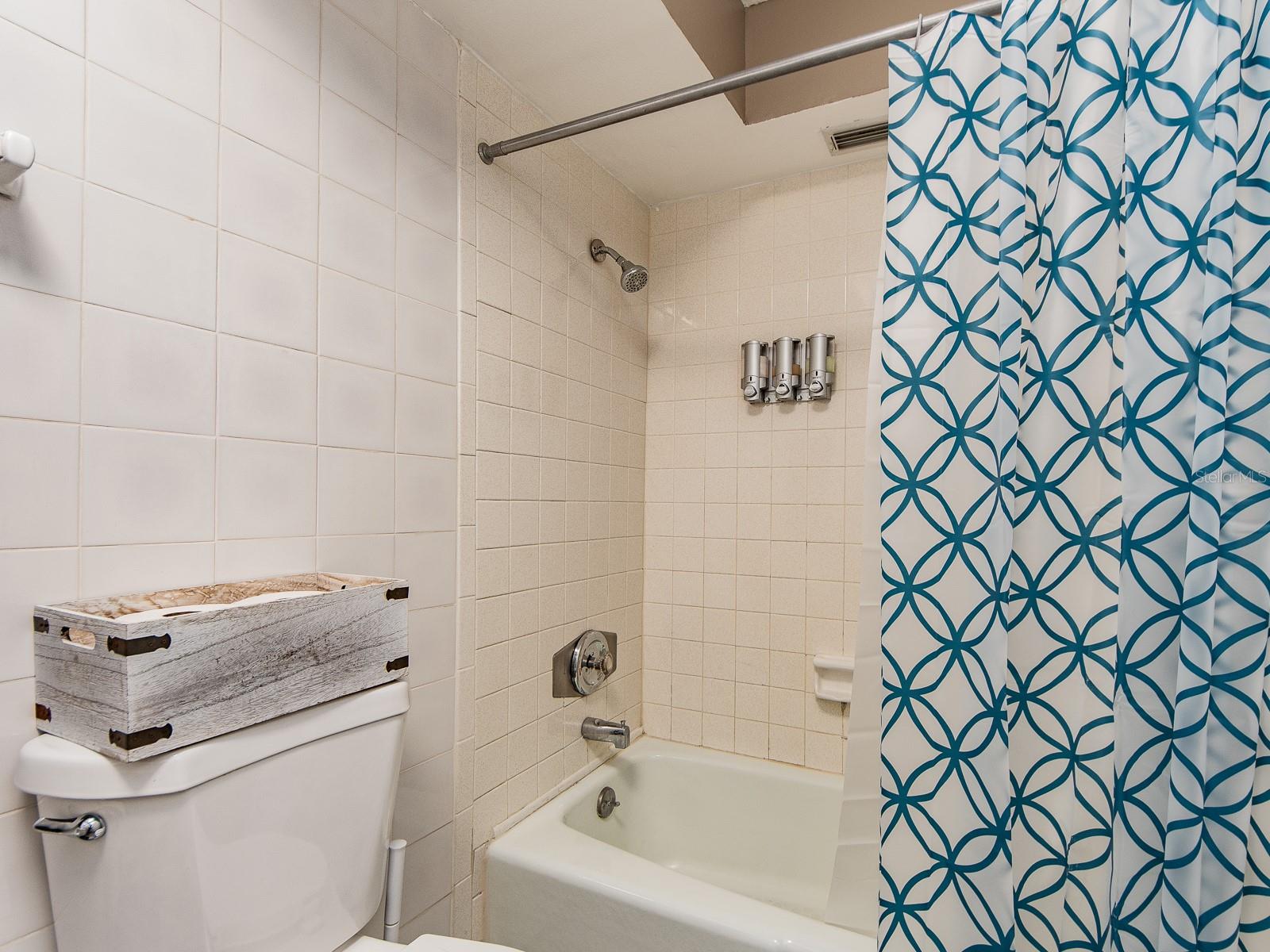 HOLIDAY VILLAS 2 - Residential