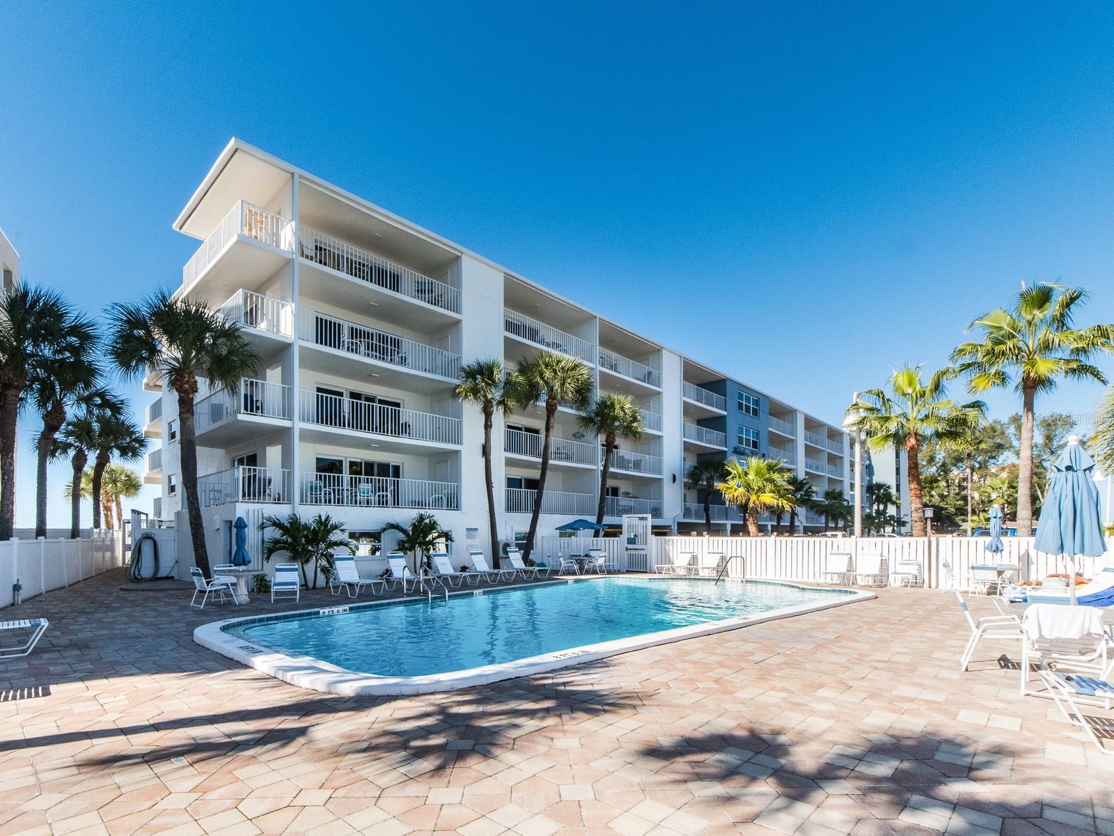 HOLIDAY VILLAS 2 - Residential