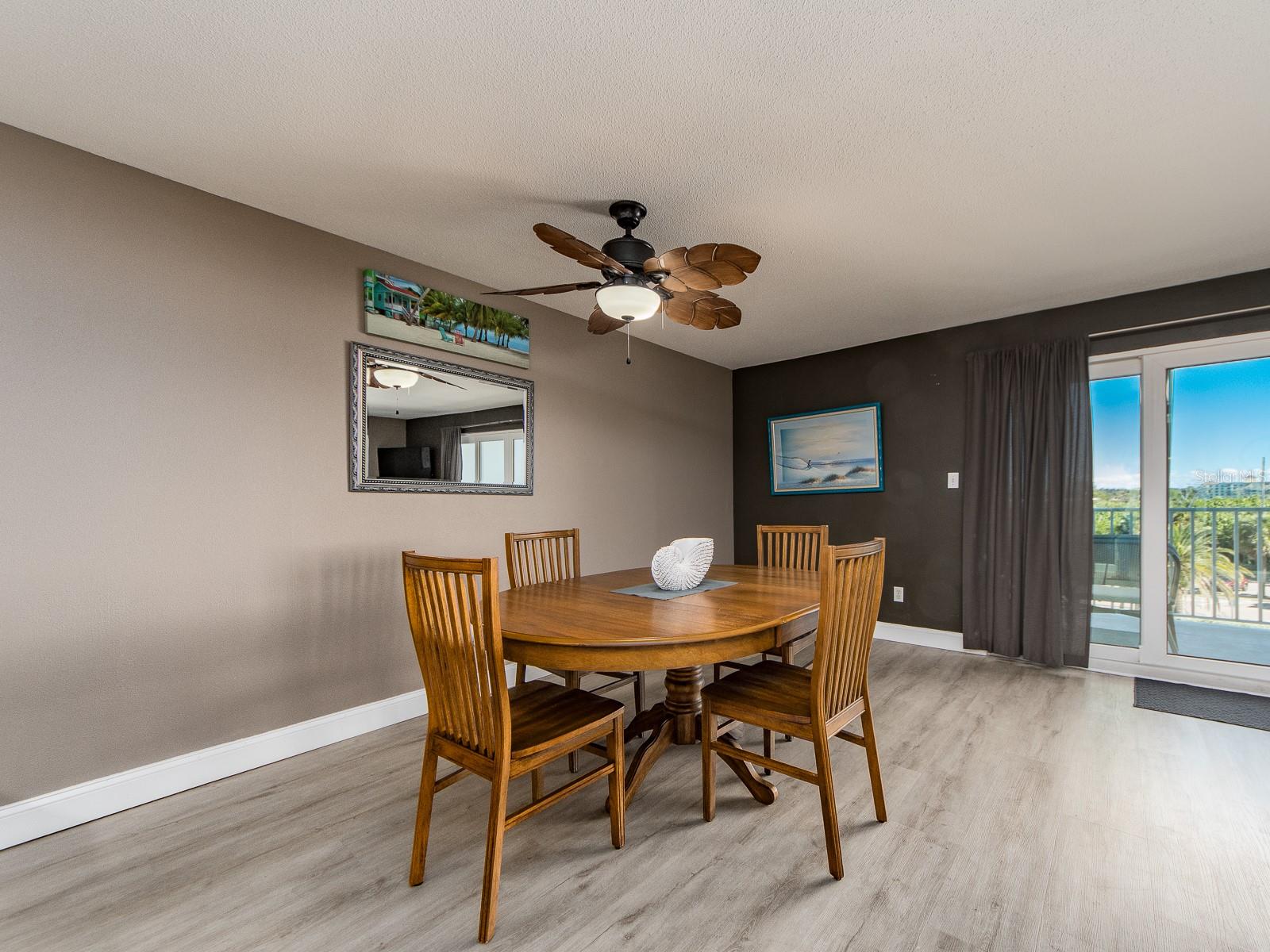 HOLIDAY VILLAS 2 - Residential