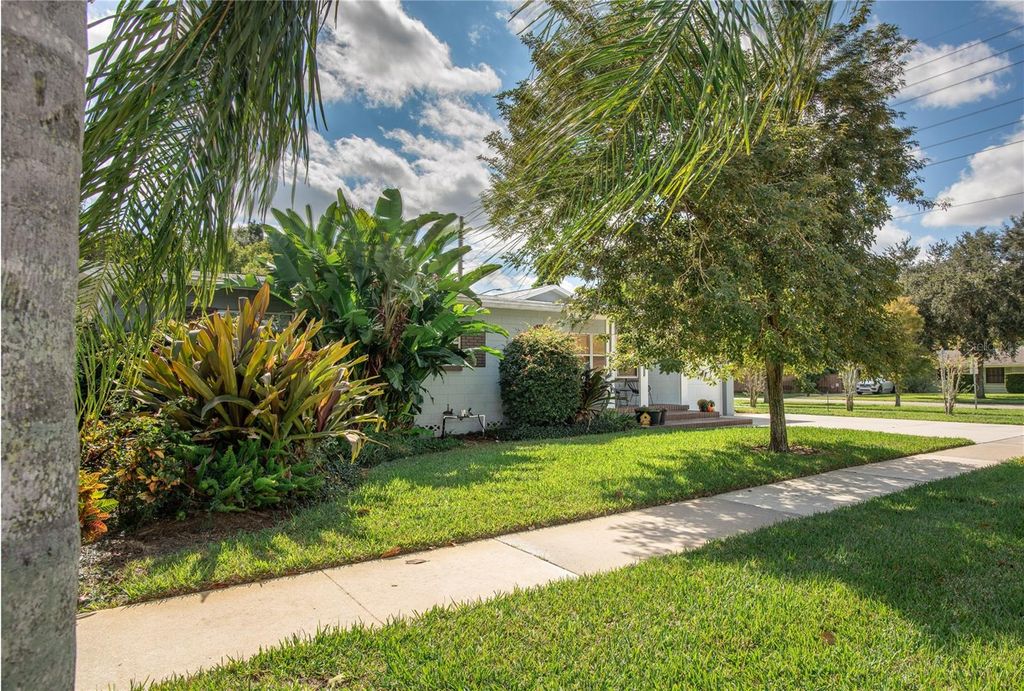 Photo of 2800 Vine Street, Orlando, FL 32806 (MLS # O6357721)