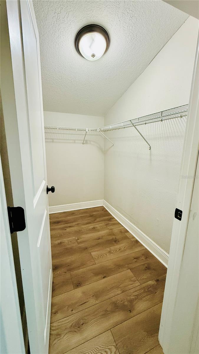 BUFFALO PARK - Residential Lease