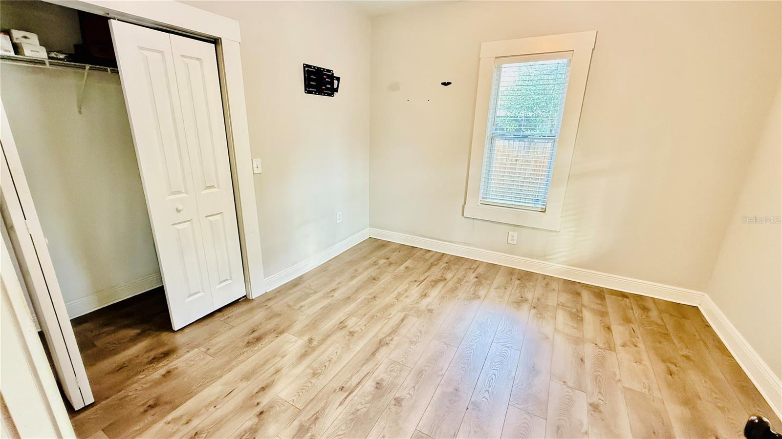 BUFFALO PARK - Residential Lease