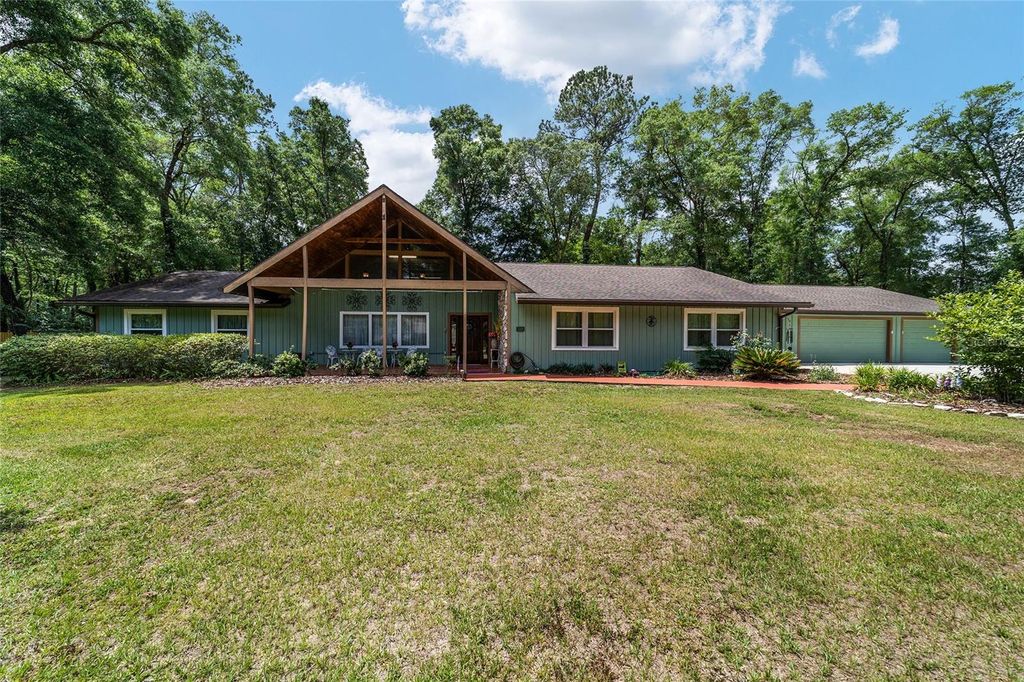 Photo of 5300 NE 2nd Lane, Ocala, FL 34470 (MLS # OM724686)
