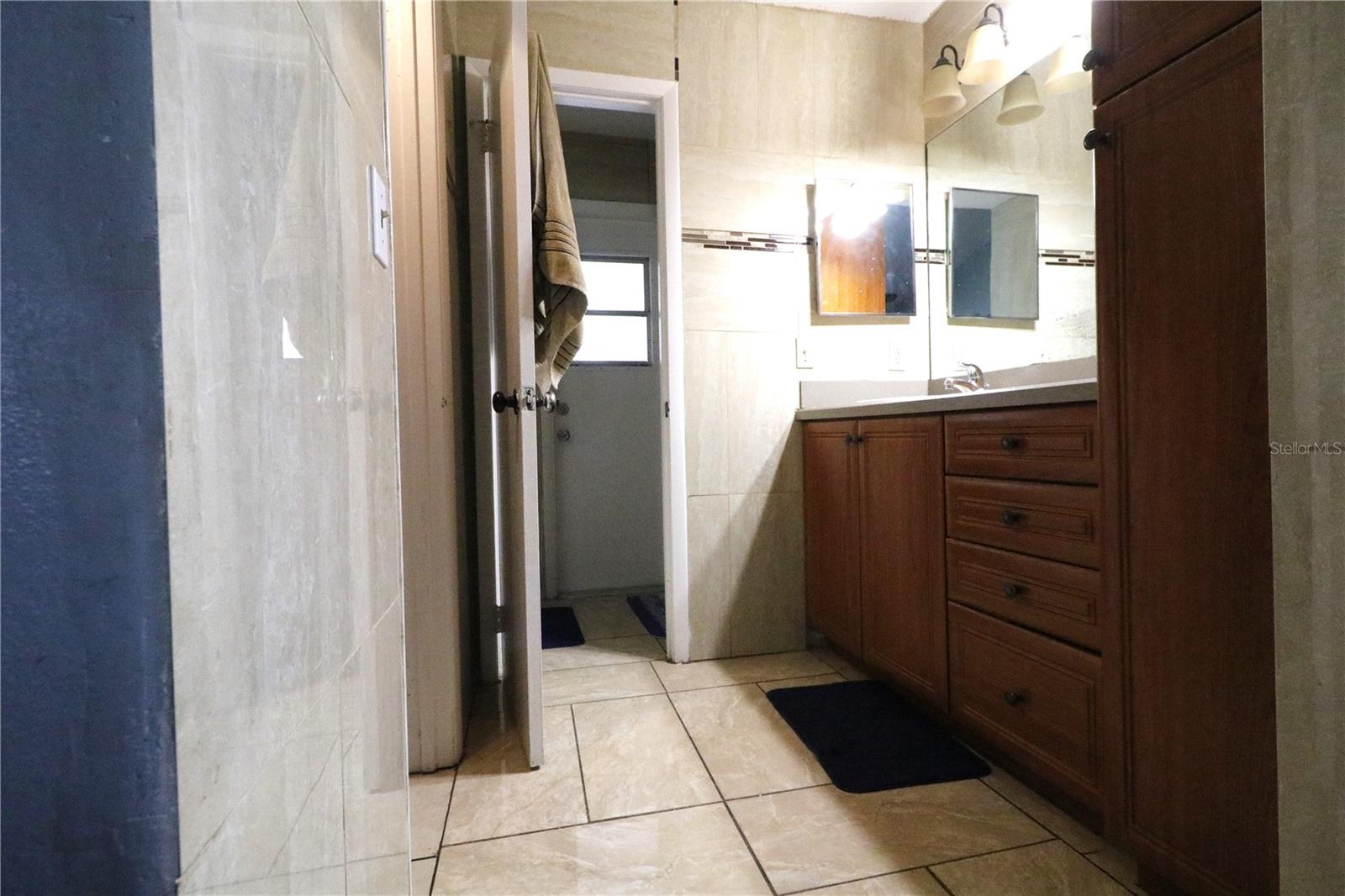1419 CARRIAGE OAK COURT