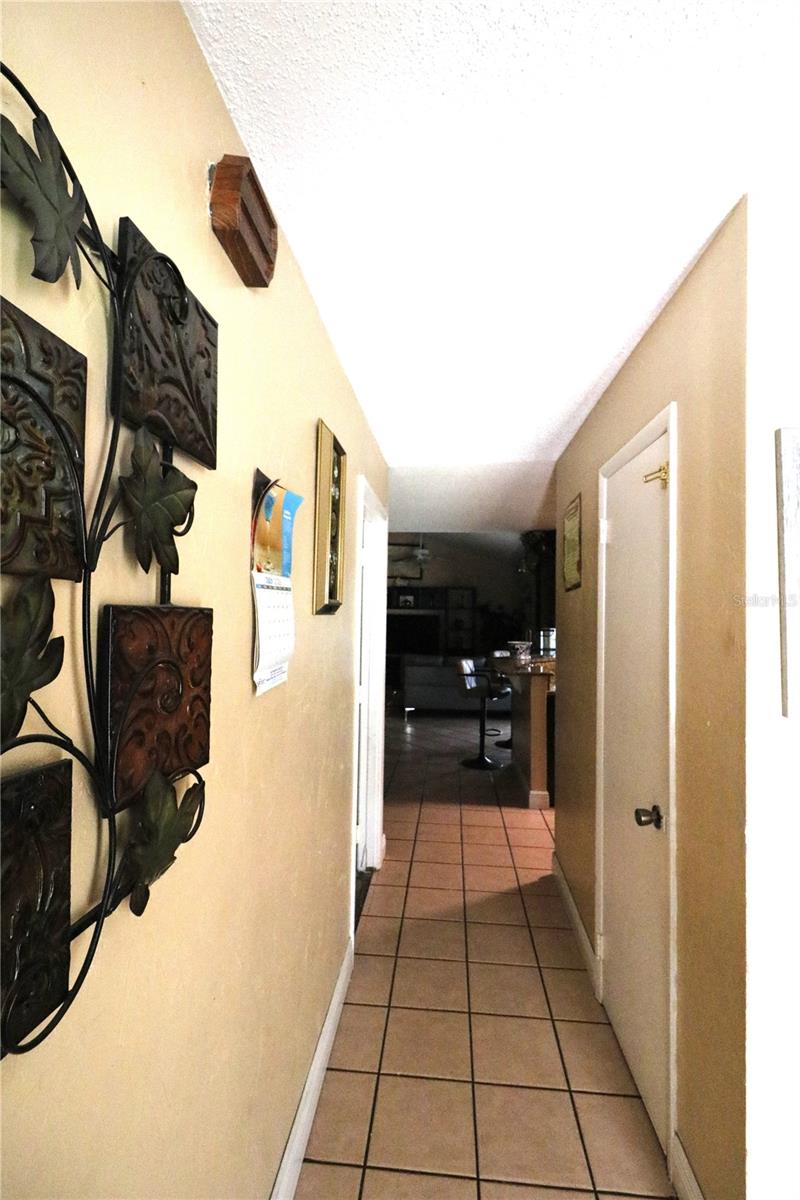 1419 CARRIAGE OAK COURT