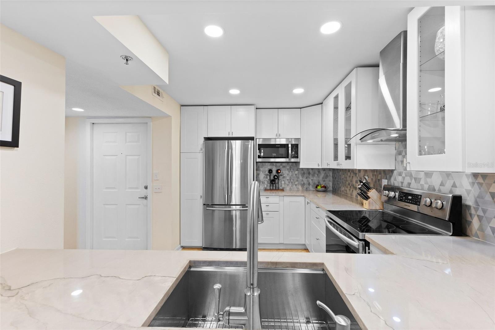 201 W LAUREL STREET 702