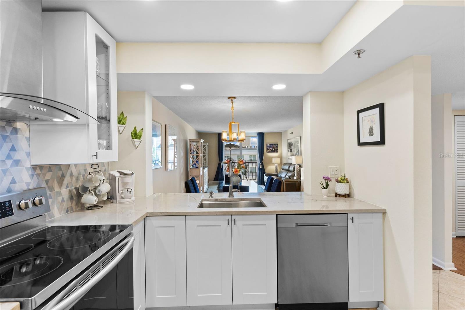 201 W LAUREL STREET 702