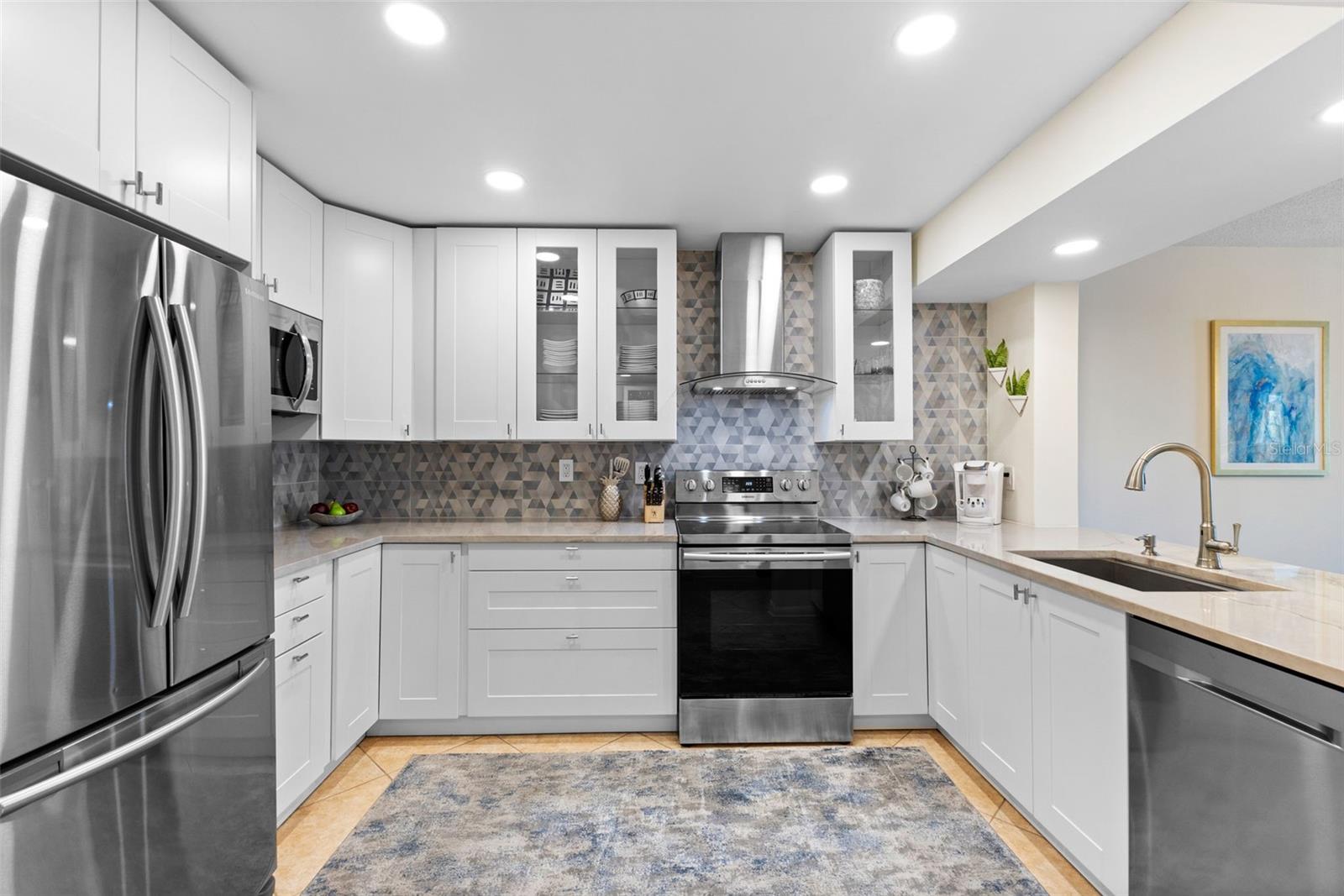 201 W LAUREL STREET 702