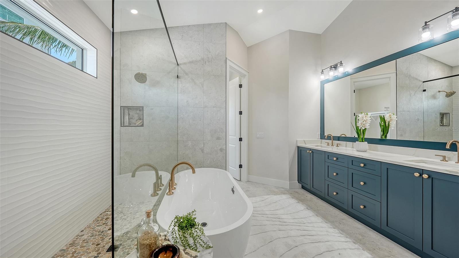 PALMA SOLA GRANDE - Residential