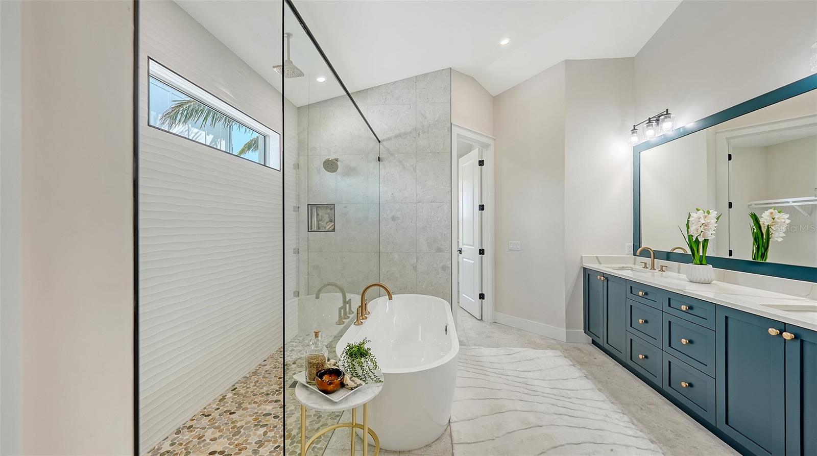 PALMA SOLA GRANDE - Residential