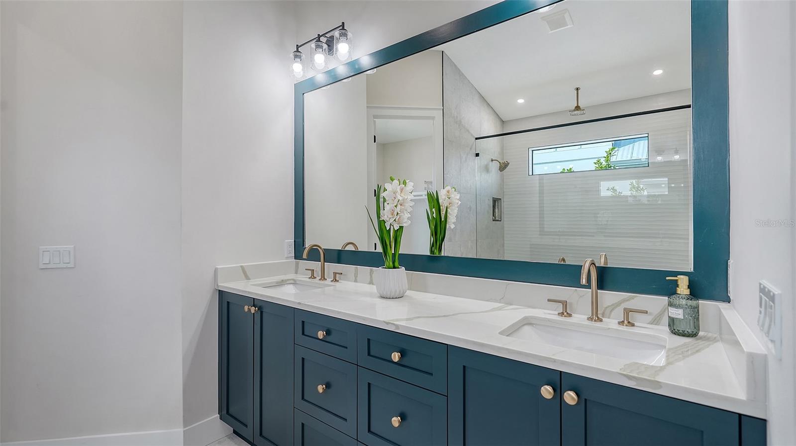 PALMA SOLA GRANDE - Residential