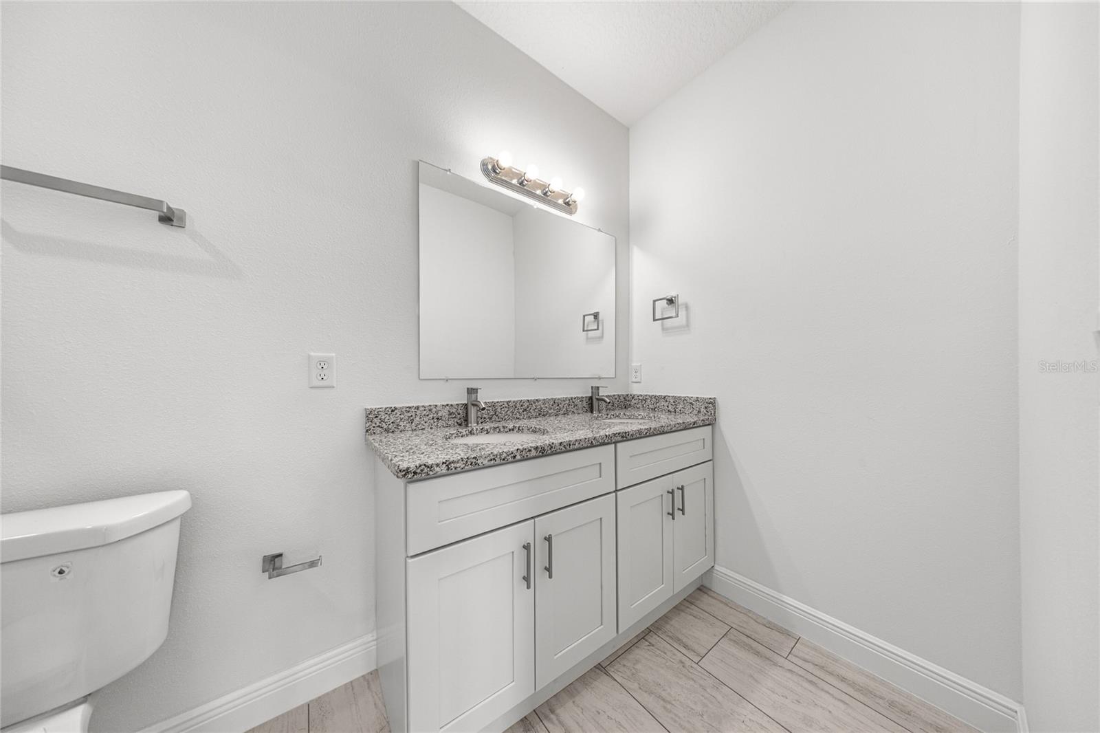 MARION OAKS UN ELEVEN - Residential