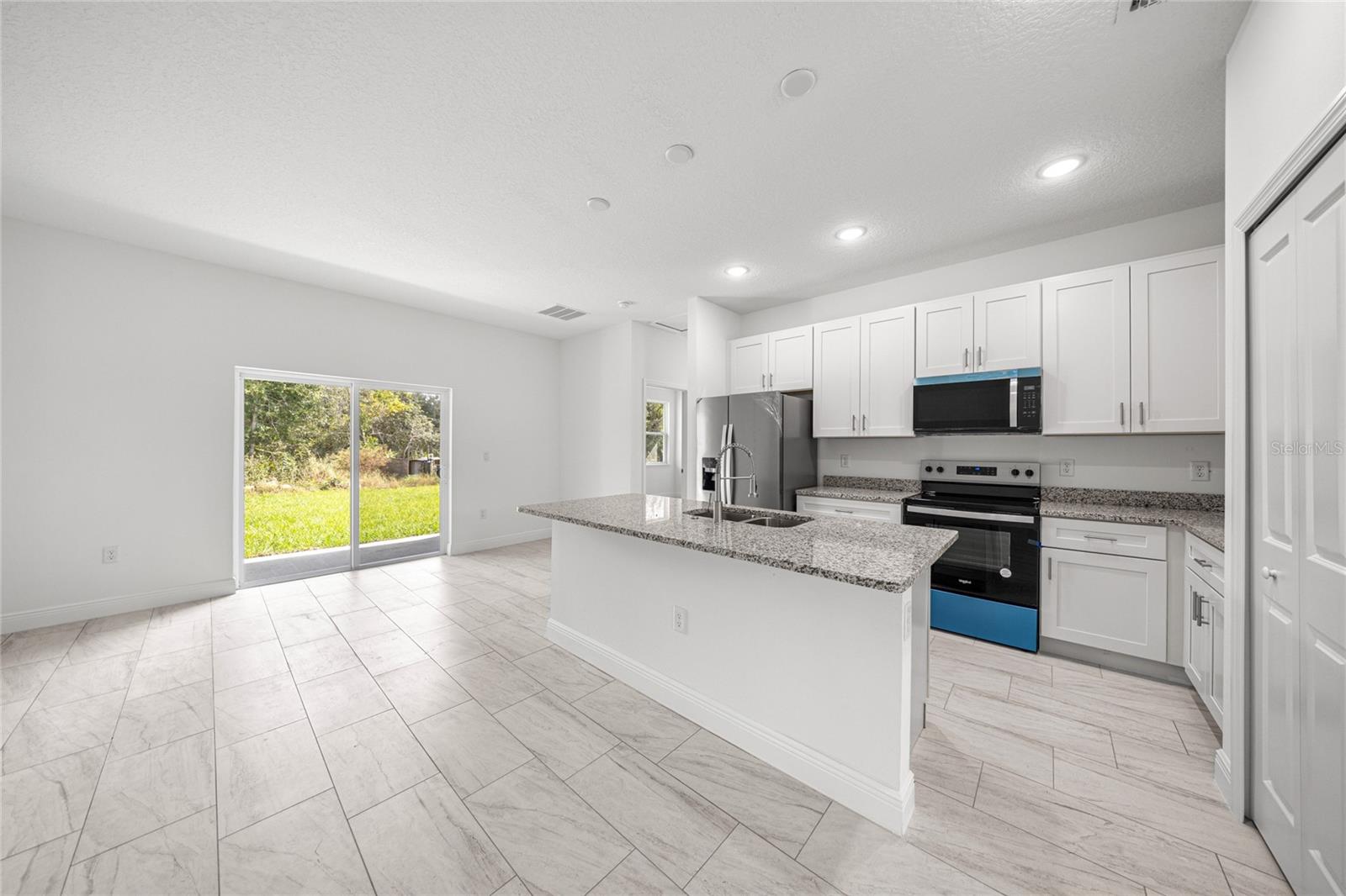 MARION OAKS UN ELEVEN - Residential