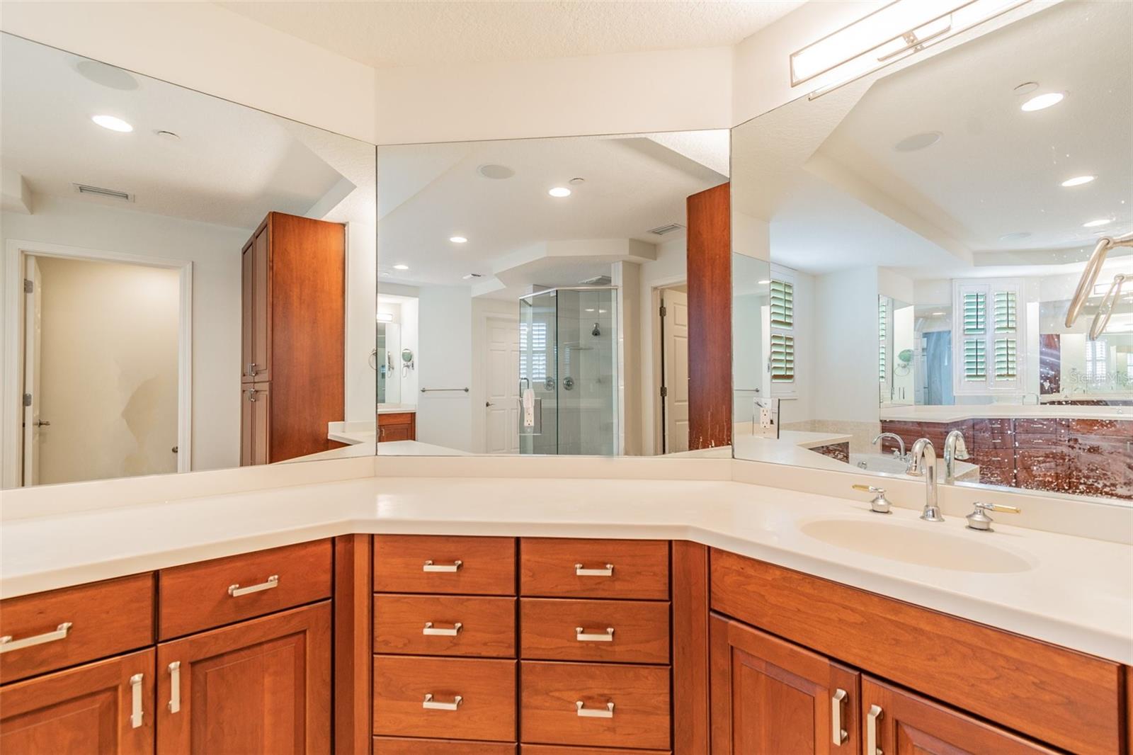 VINOY PLACE CONDO - Residential Lease