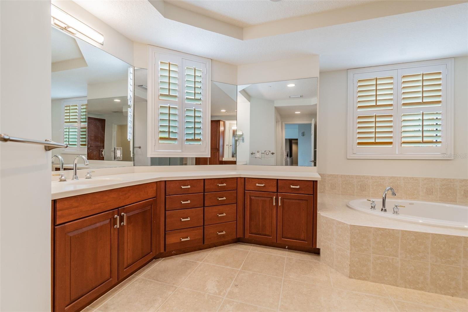 VINOY PLACE CONDO - Residential Lease