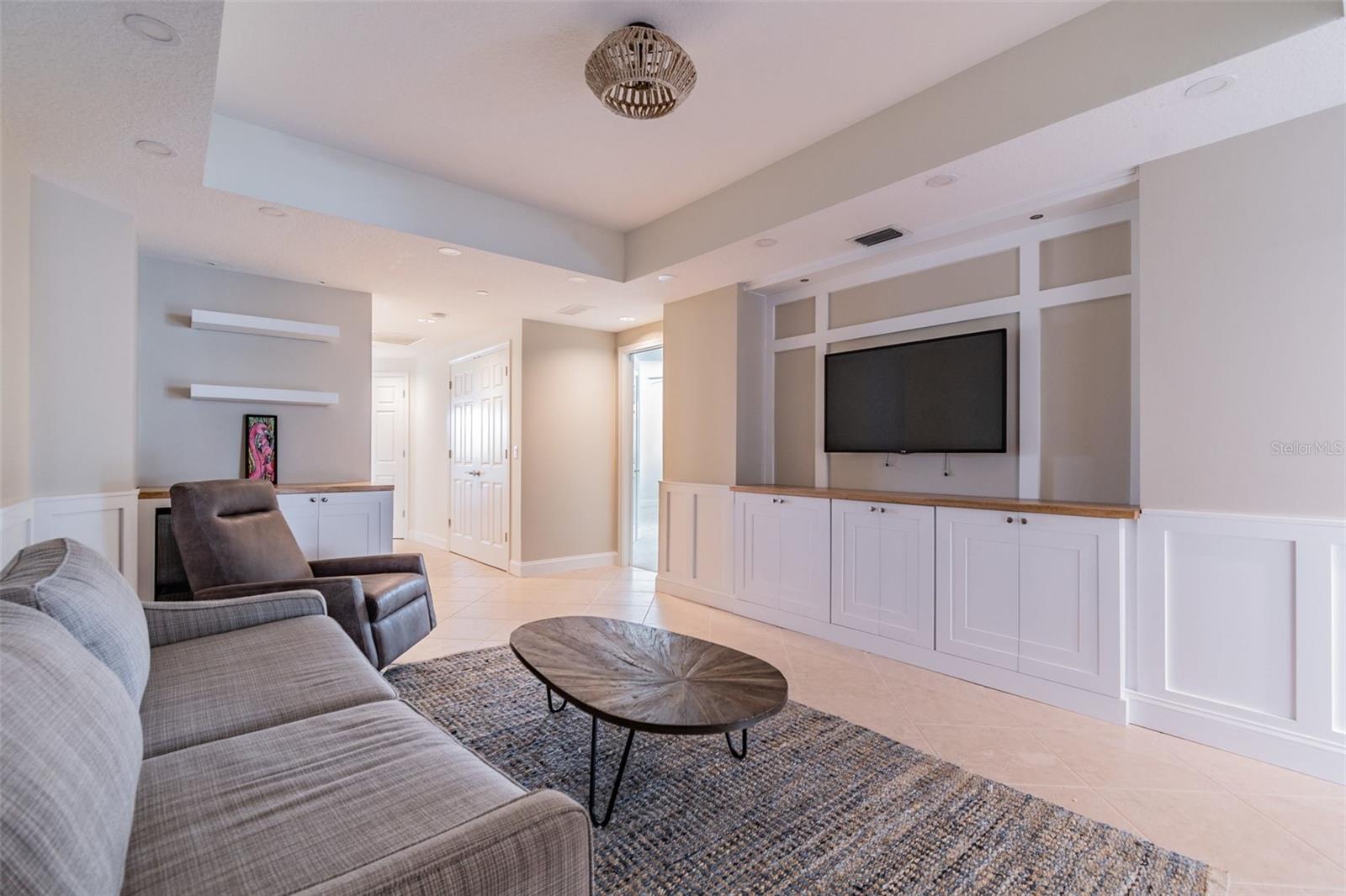 VINOY PLACE CONDO - Residential Lease