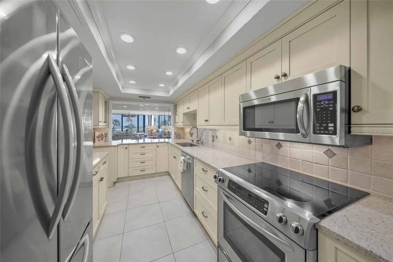 GULF & BAY CLUB PH 6 - Residential