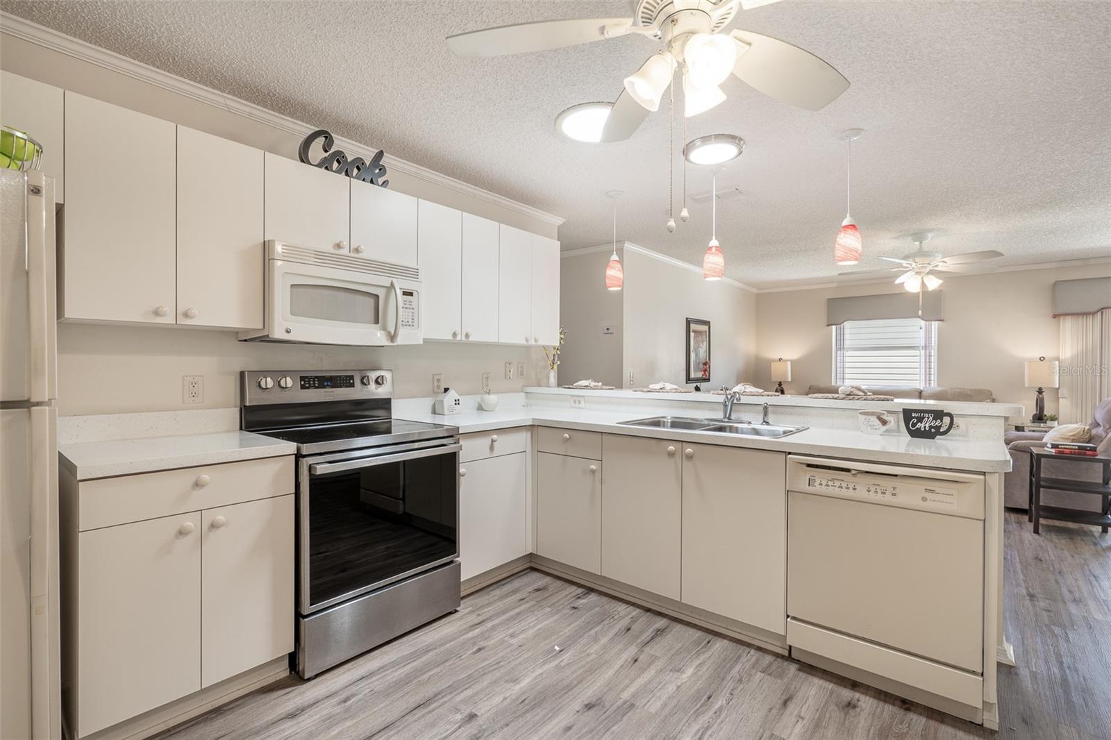 VILLAGES OF SUMTER VILLA NATCHEZ - Residential