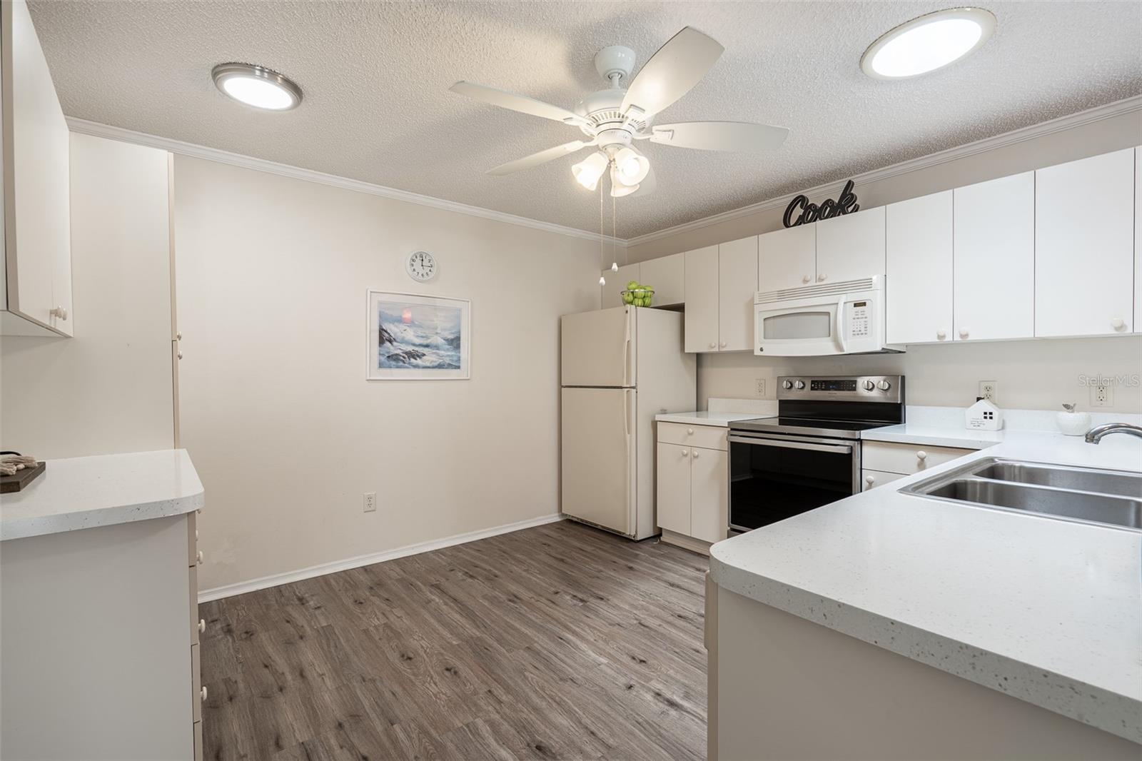 VILLAGES OF SUMTER VILLA NATCHEZ - Residential