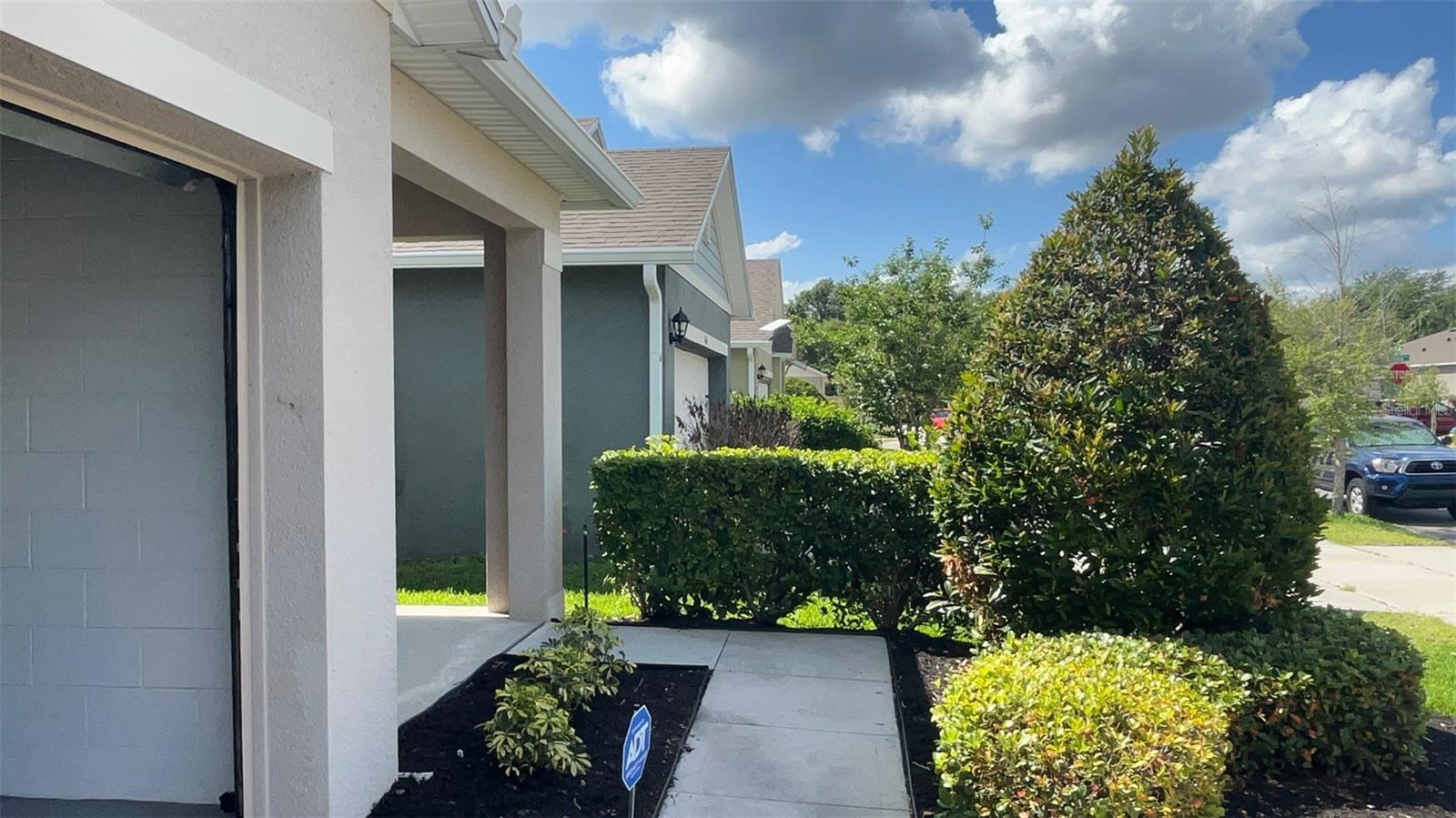 864 GUNNISON DRIVE