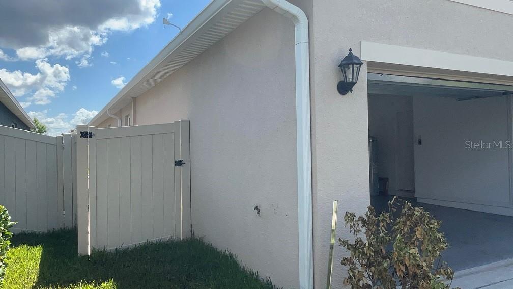 864 GUNNISON DRIVE