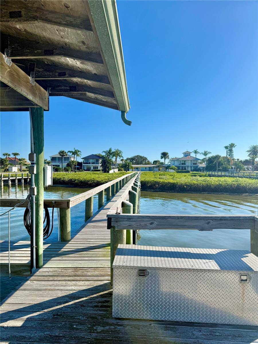 BOUCHELLES ISLAND - Residential