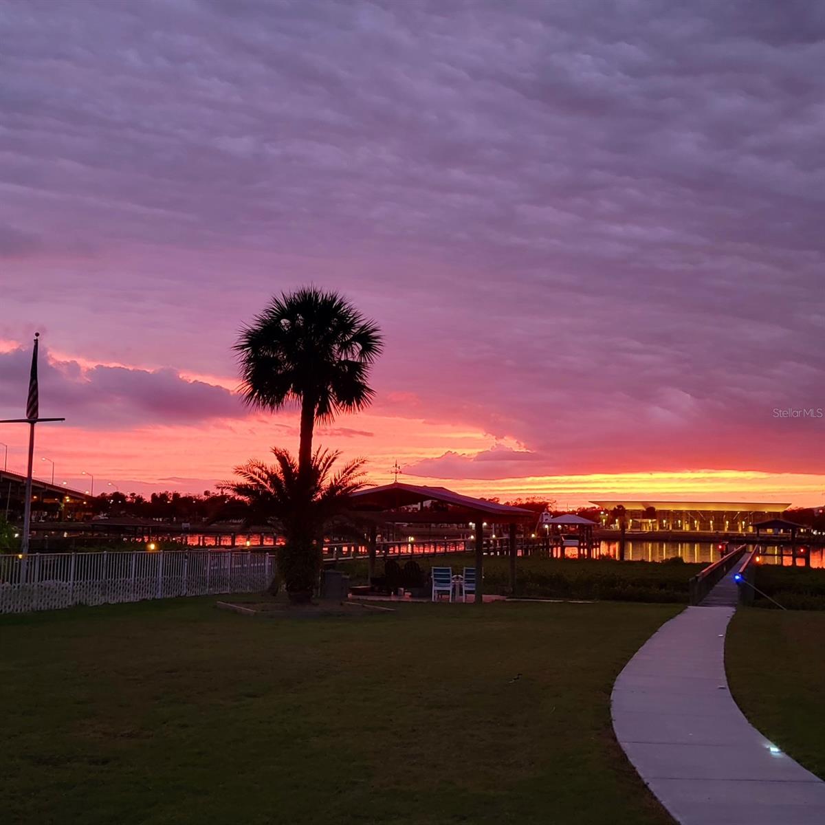 BOUCHELLES ISLAND - Residential