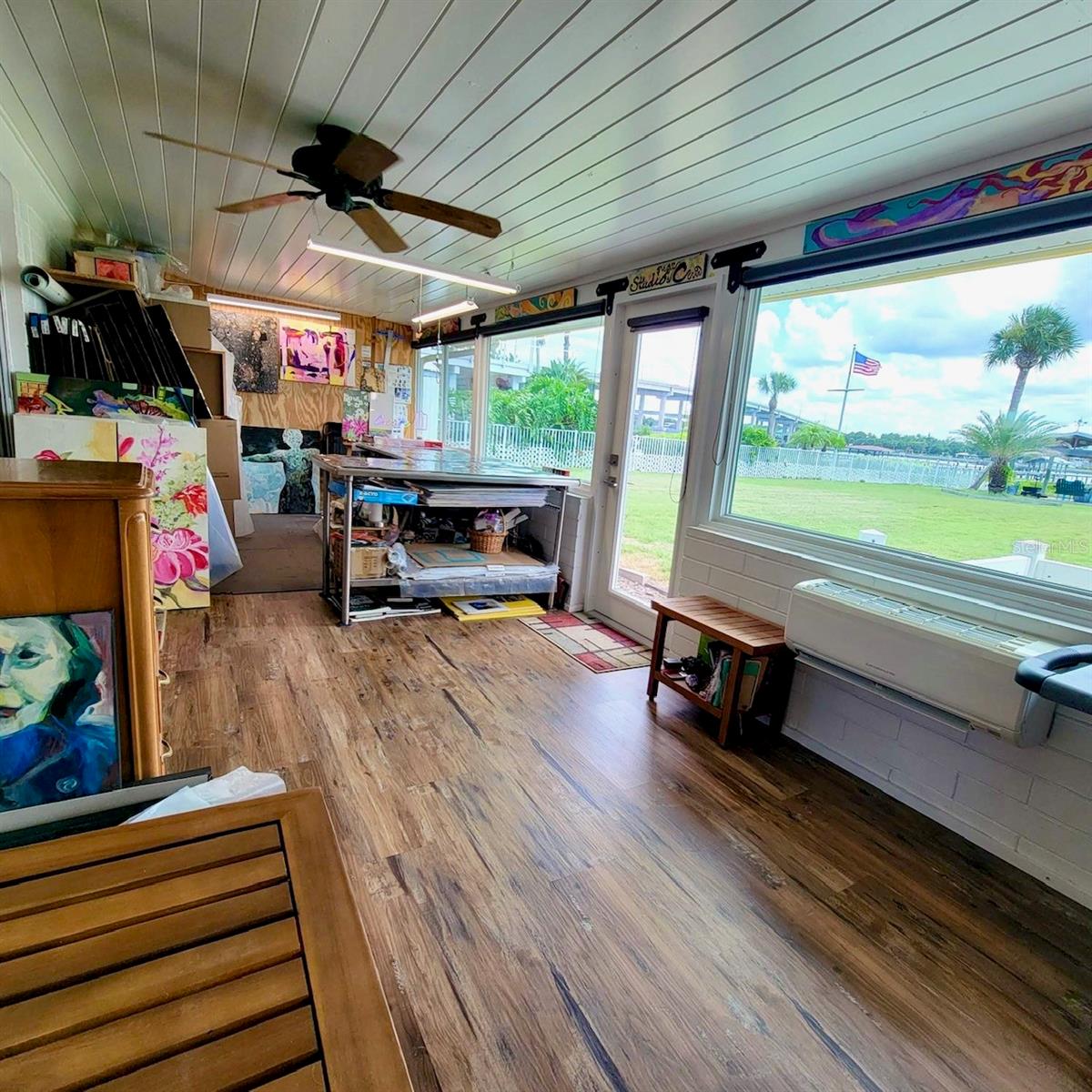 BOUCHELLES ISLAND - Residential