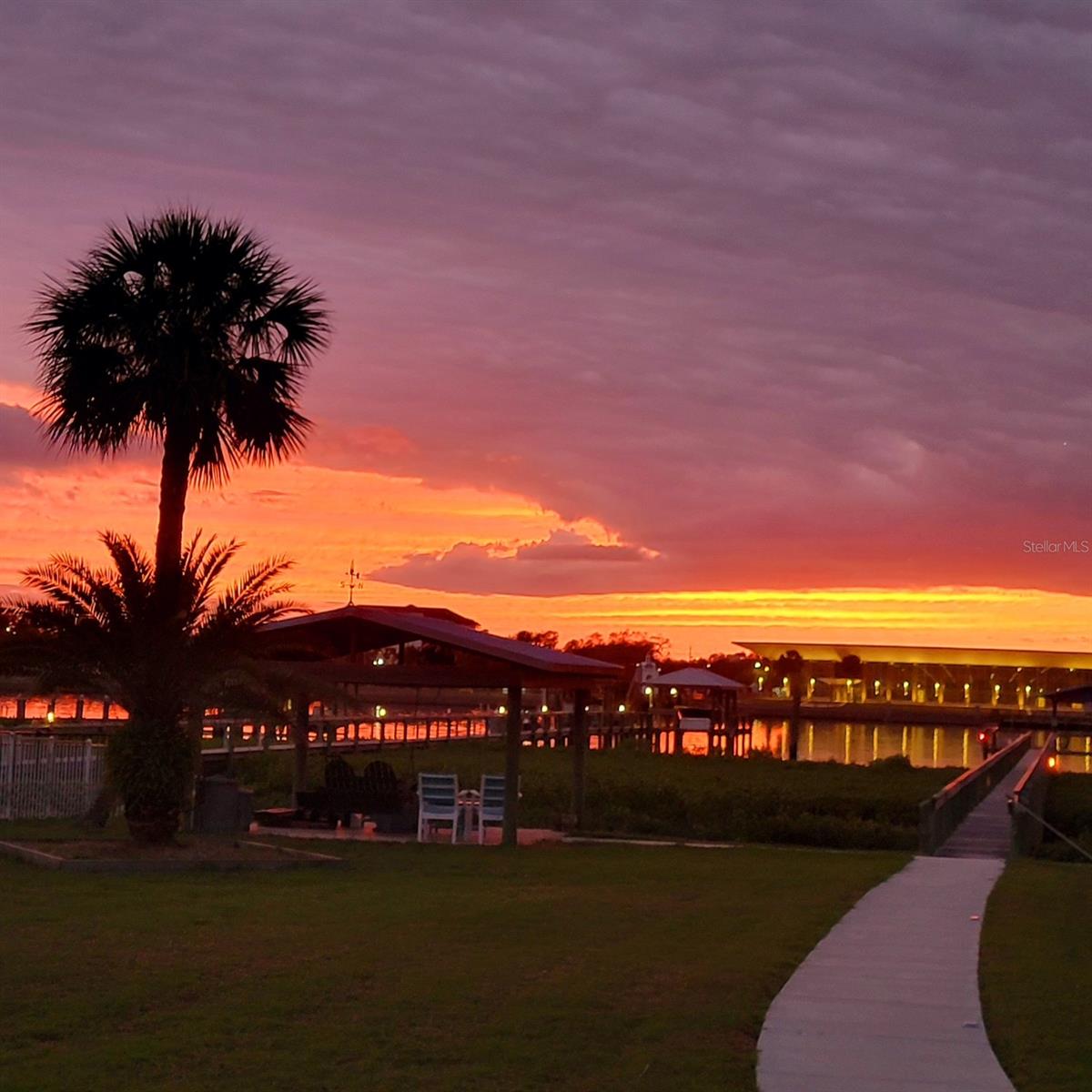 BOUCHELLES ISLAND - Residential
