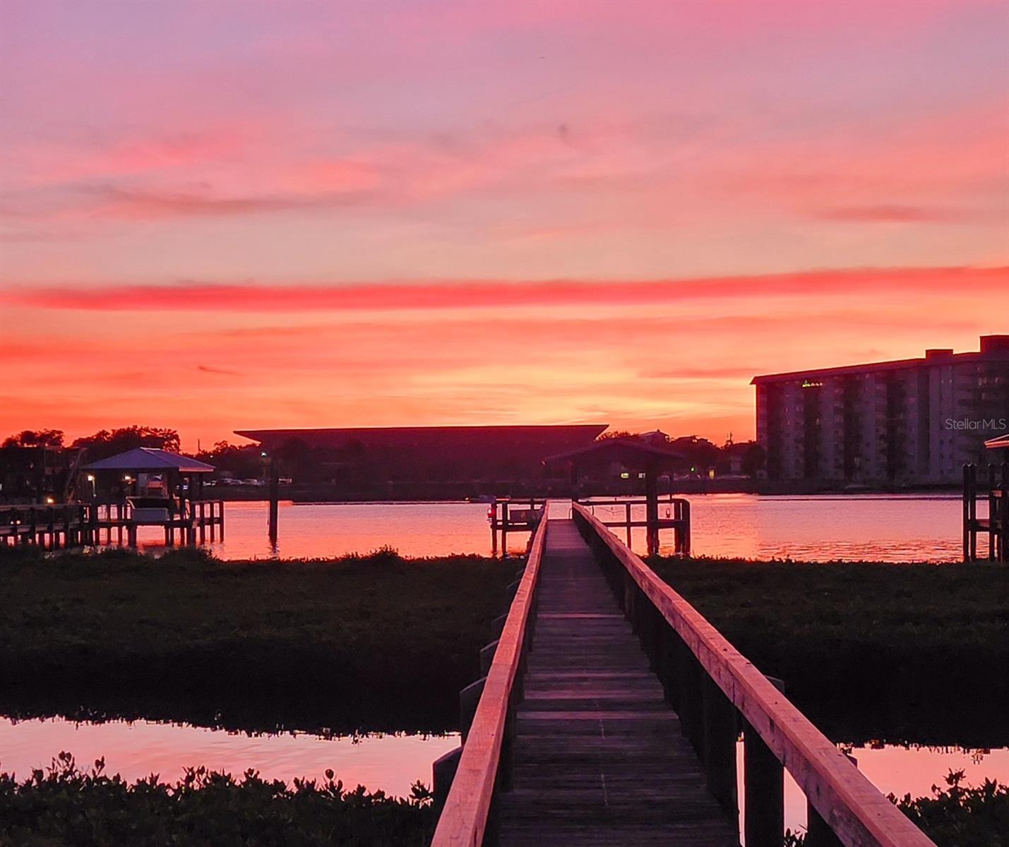 BOUCHELLES ISLAND - Residential