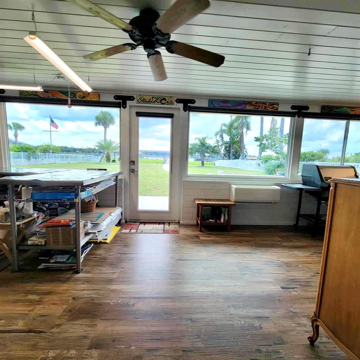 BOUCHELLES ISLAND - Residential