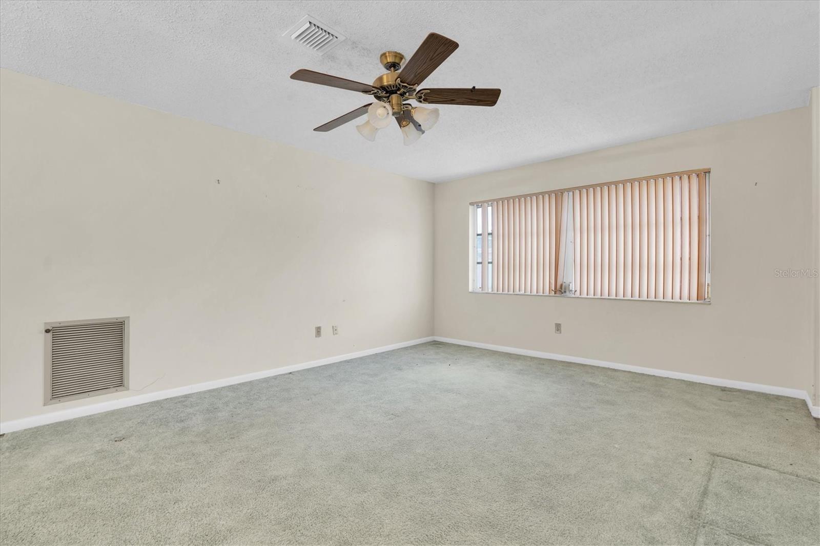 7000 LAFAYETTE N