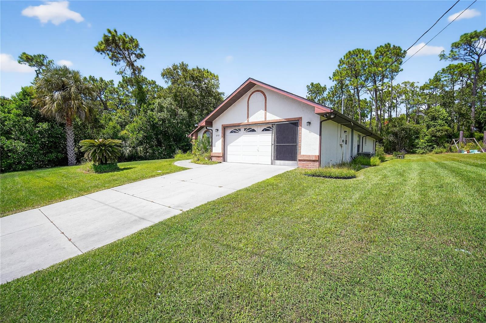 8959 HERNANDO WAY
