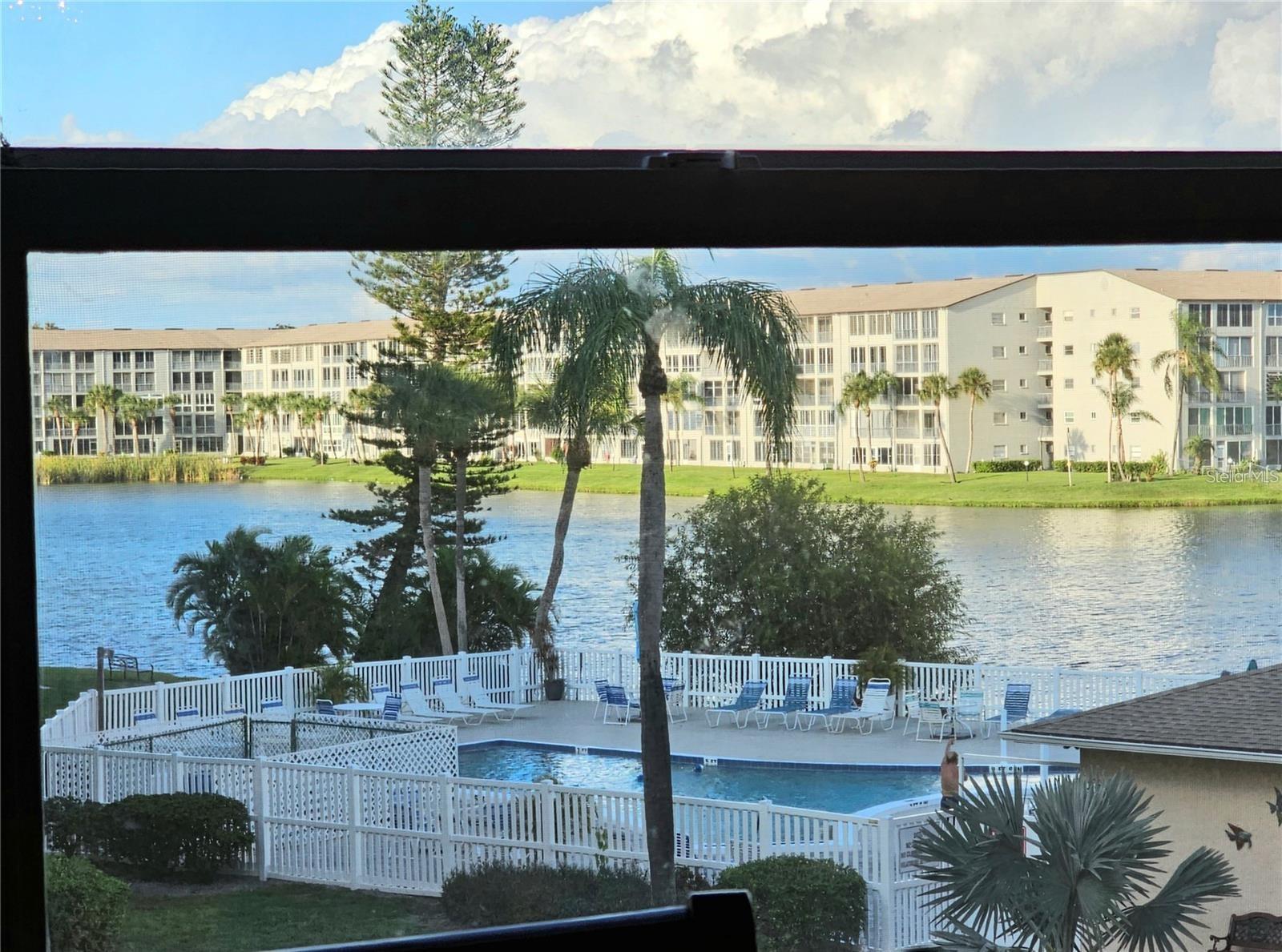 BAYSHORE ON THE LAKE APTS SEC 2 - Residential