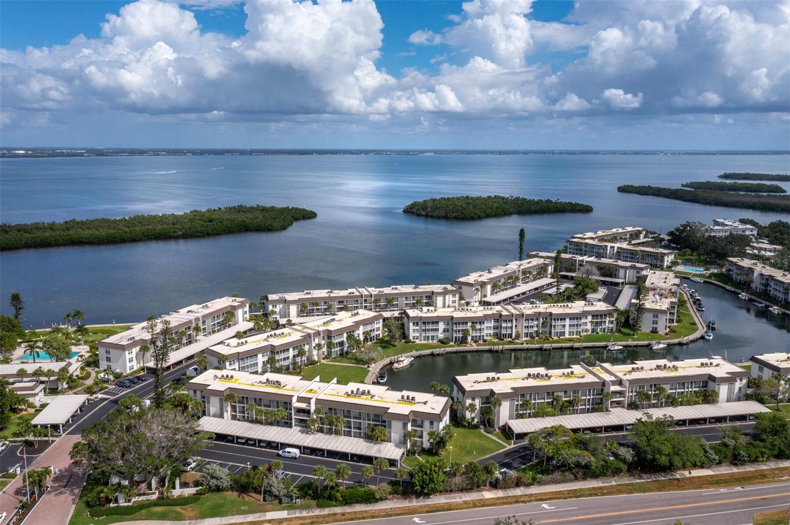 LONGBOAT HARBOUR - Residential