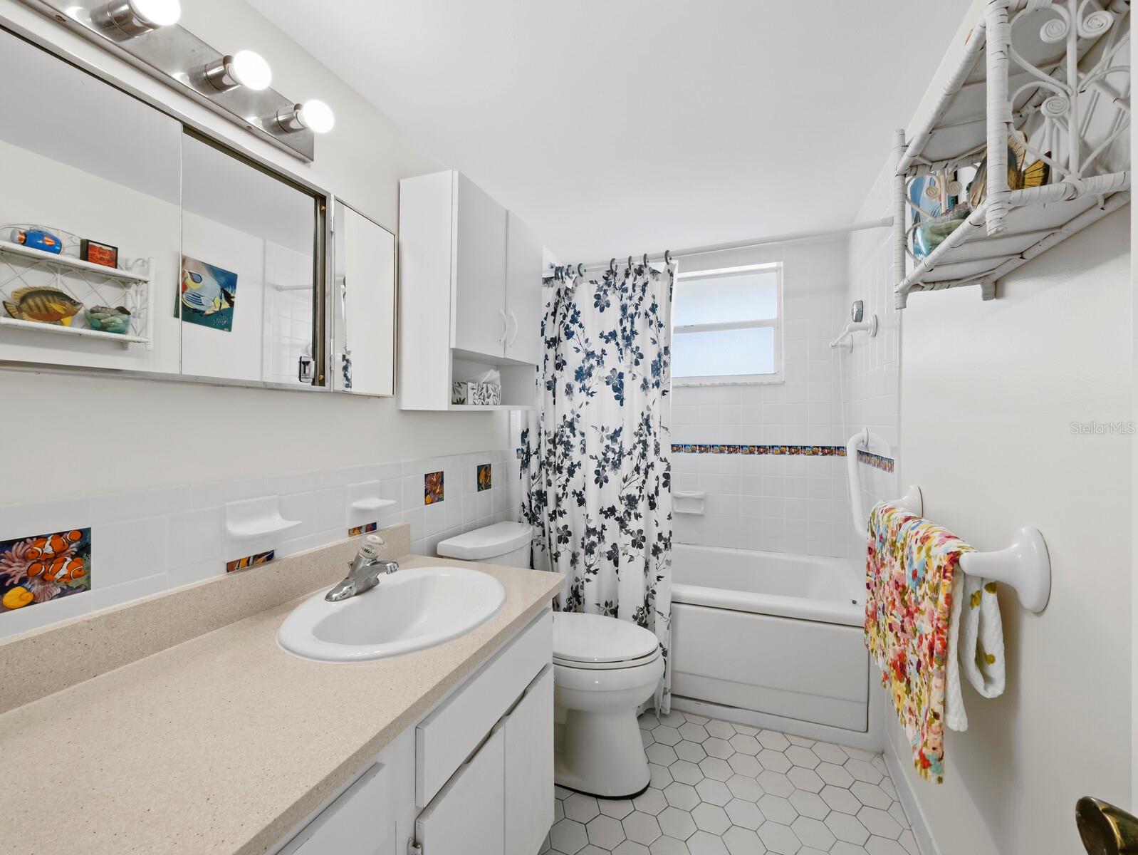 LONGBOAT HARBOUR - Residential