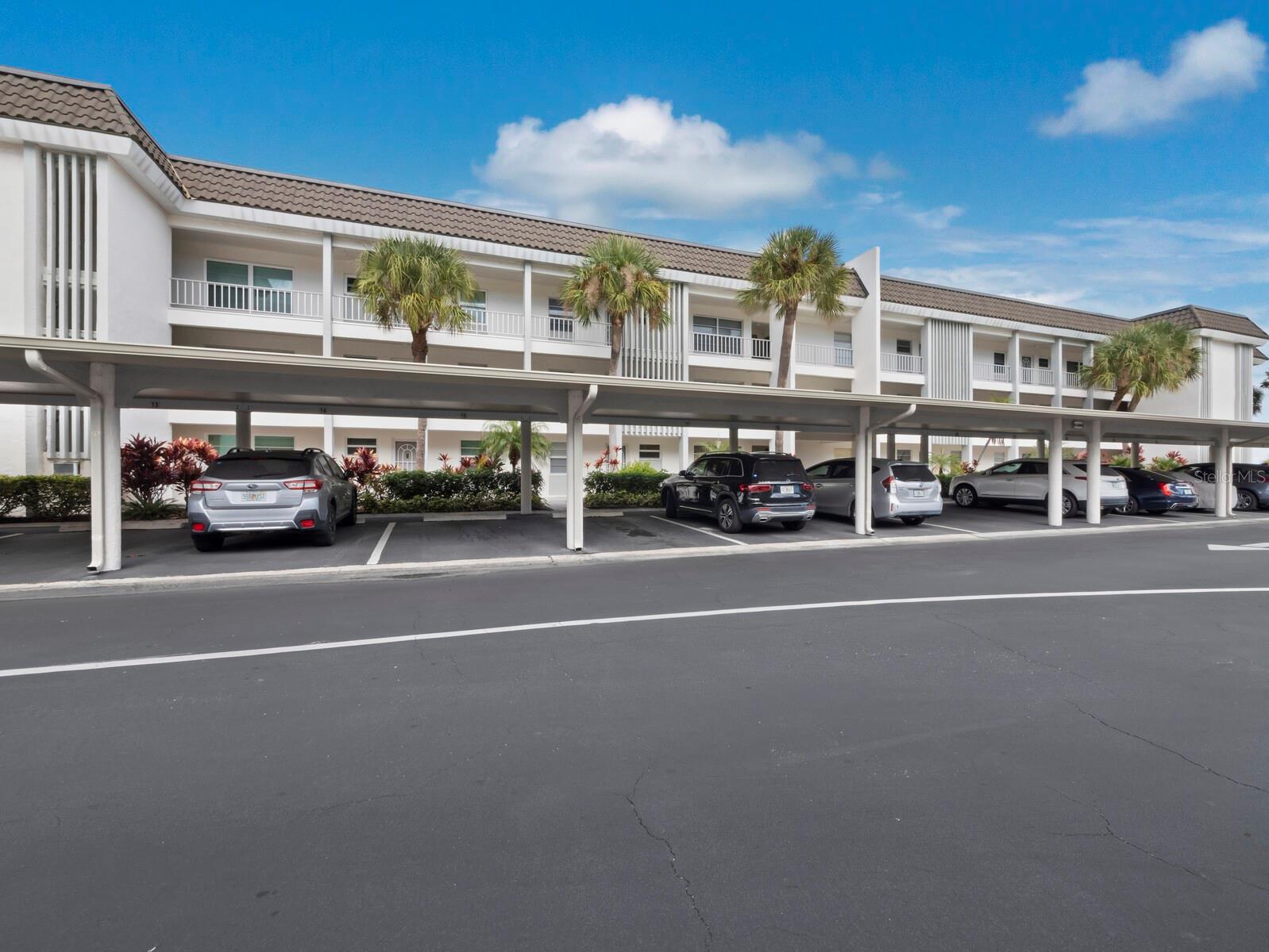 LONGBOAT HARBOUR - Residential